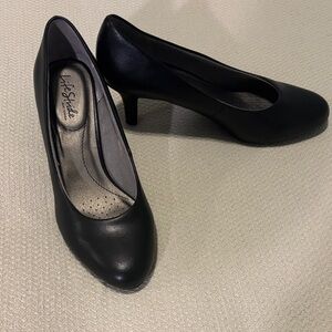 Life Stride Classic Black Heels